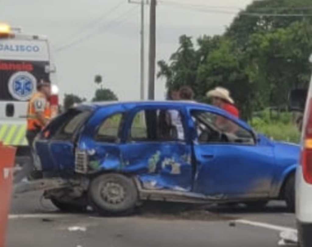 Accidente En Autopista Deja Dos Personas Lesionadas Noticias Manzanillo