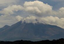 Volcán de Fuego se mantiene estable, sin riesgo para la población: UEPC Colima