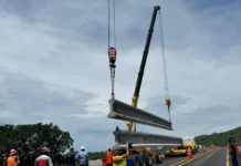 Este martes se realiza montaje de trabes en la autopista Colima-Manzanillo, toma precauciones.